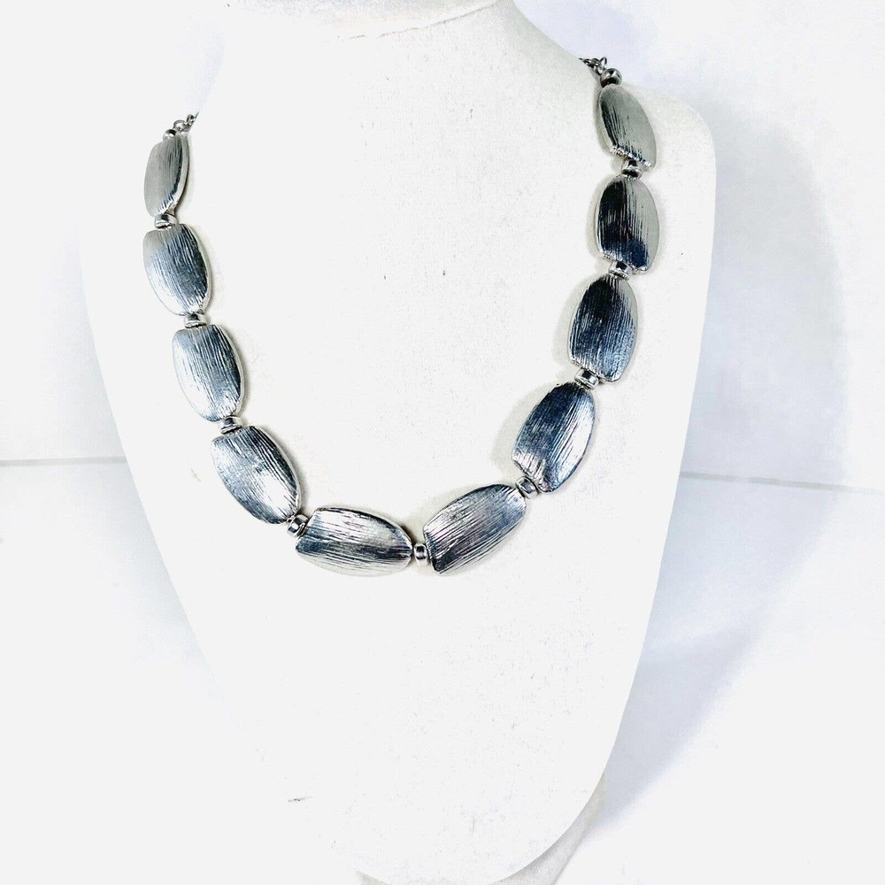 Erica Lyons Silver Tone Oval Disc Necklace 16” And 3” Extension